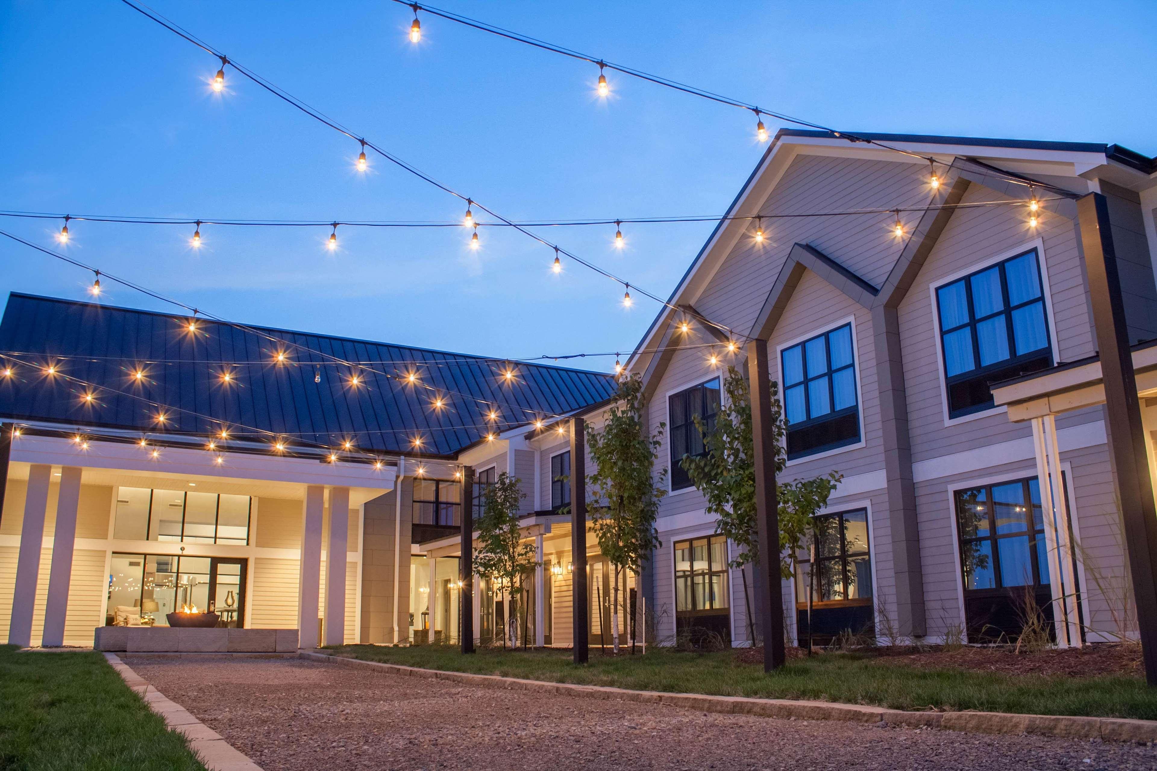 Hotel Renovo Des Moines Urbandale,Tapestry Collection Hilton Exterior foto